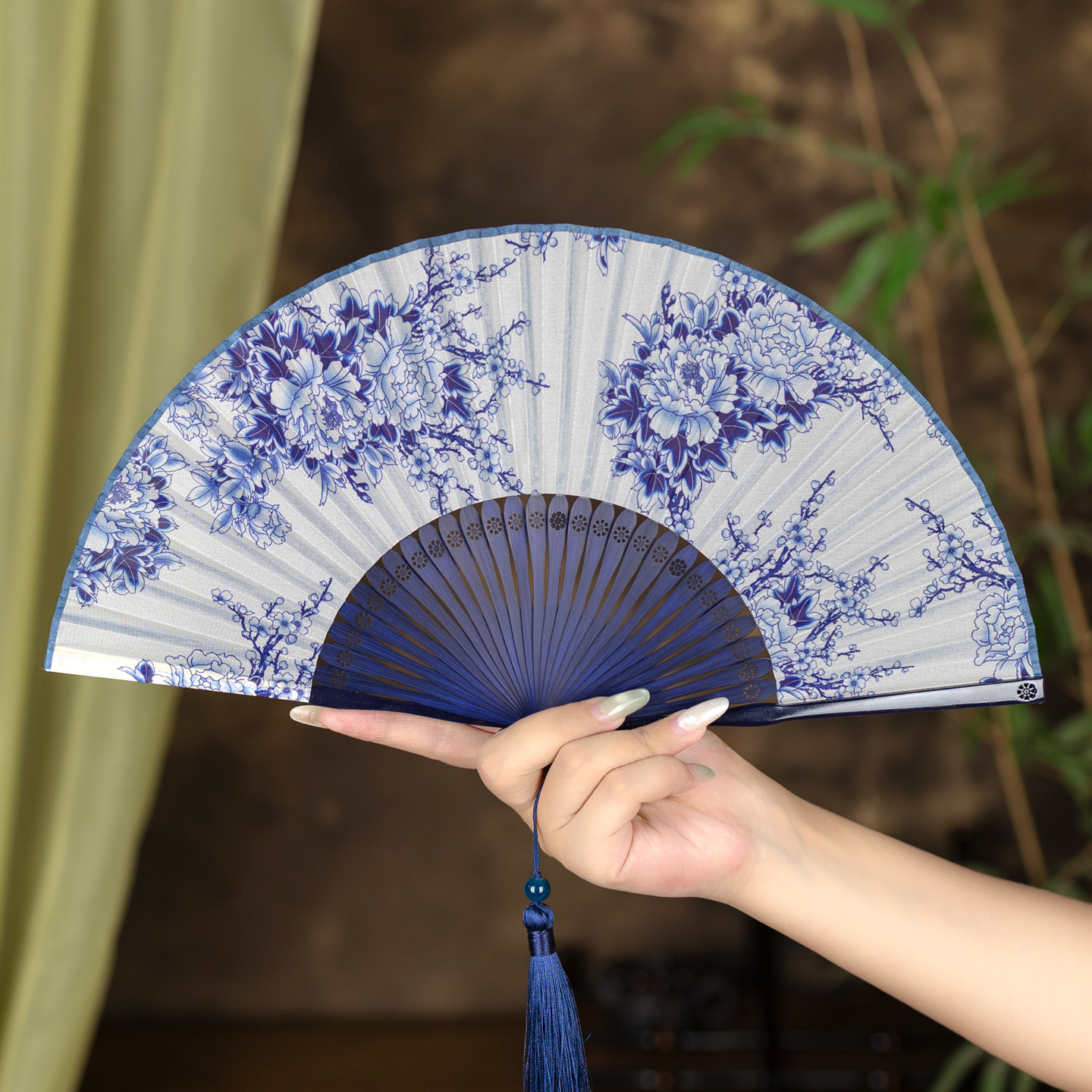 丝艺堂青花瓷中式扇子折扇古风图片