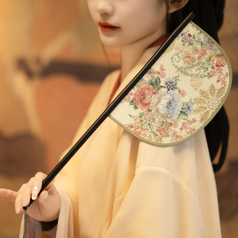 2025新款扇子中国风女款夏天便携直播拍照写真舞蹈扇宫廷古风刀扇