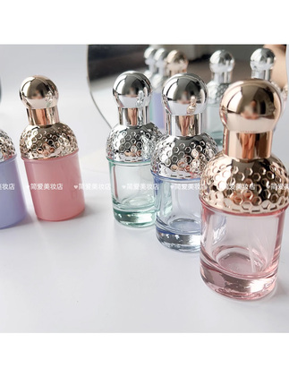 Large Brand Perfume Refillable Glass Empty Bottle, Press Spray Bottle, 30ml High-End Sample Replacement Bottle, Colorful and Portable