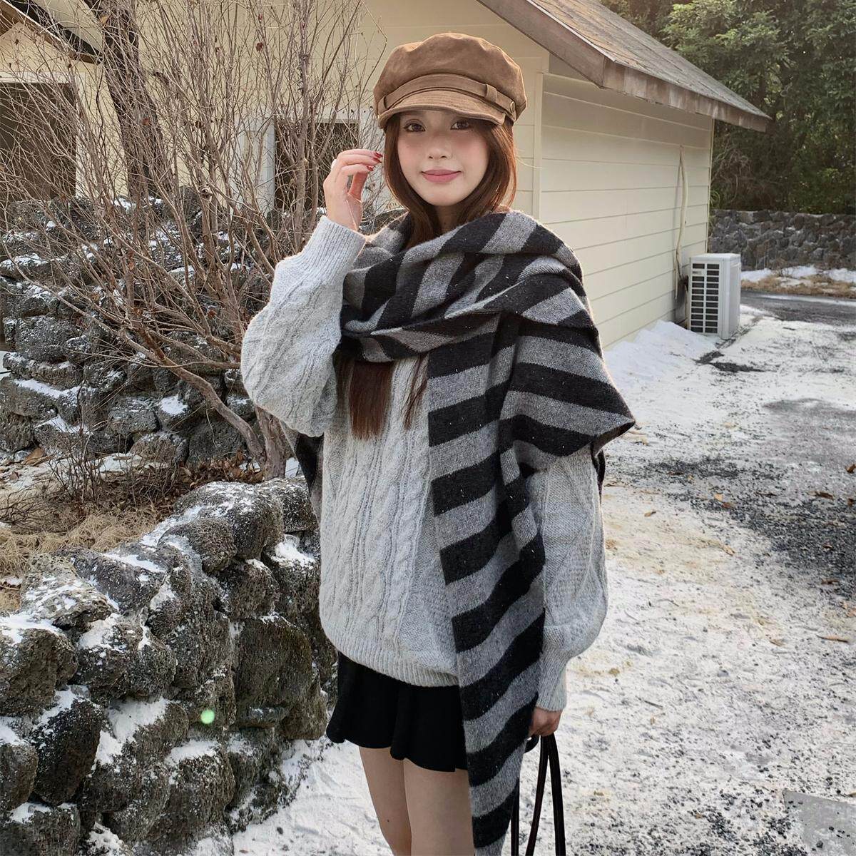 松弛感澳洲100%羊毛彩点加大加厚三角围巾秋冬新款保暖高级感披肩