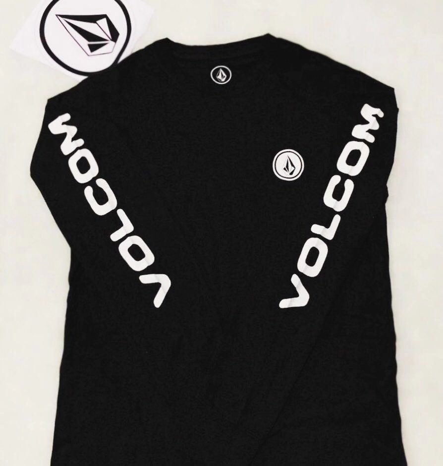 鞍山极速 美国进口钻石VOLCOM长袖薄款卫衣套头黑色白色大LOGO
