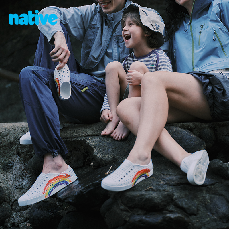 native亲子凉鞋夏季新款洞洞鞋母子沙滩鞋儿童踩水雨鞋有足弓女鞋