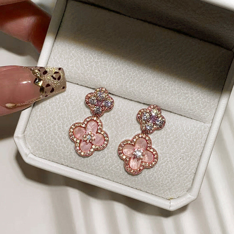 粉色四叶草通勤耳环女温柔气质百搭花朵耳钉小众高级感流苏耳饰品
