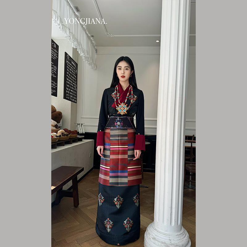 【雍嘉娜】.暗夜玫瑰.西藏服女士藏装精美花纹人丝织锦缎显瘦贵气