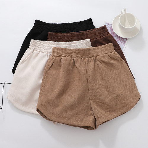 咖色百搭高腰a字外穿马丁靴短裤