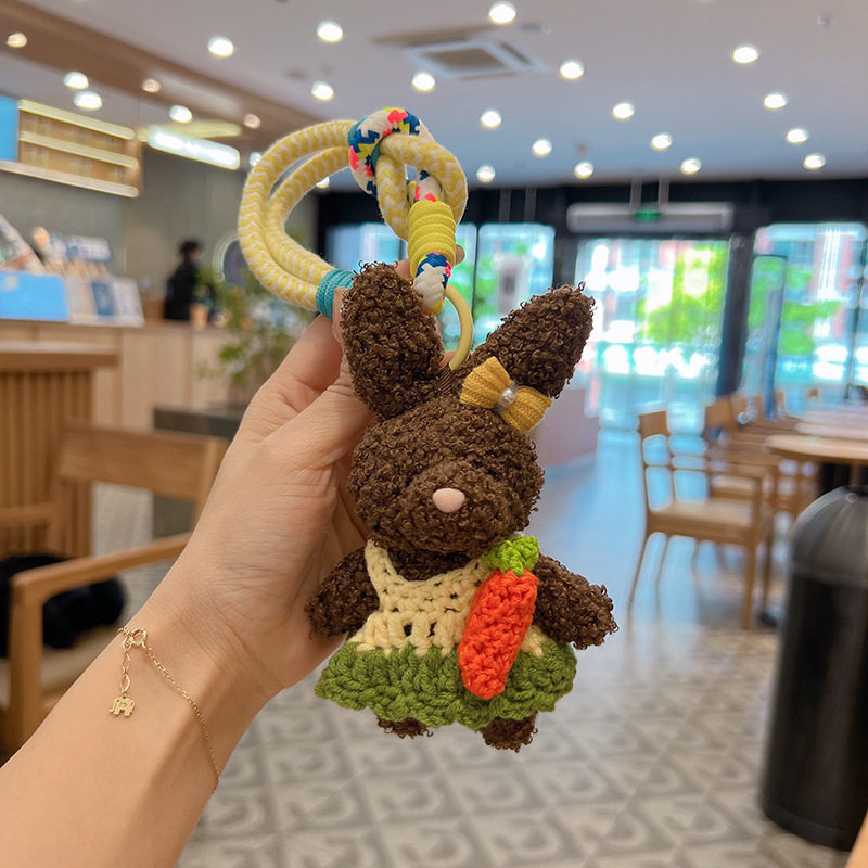 韩版可爱拼色连衣裙毛绒小兔子汽车钥匙扣可爱抱萝卜公仔包包挂饰