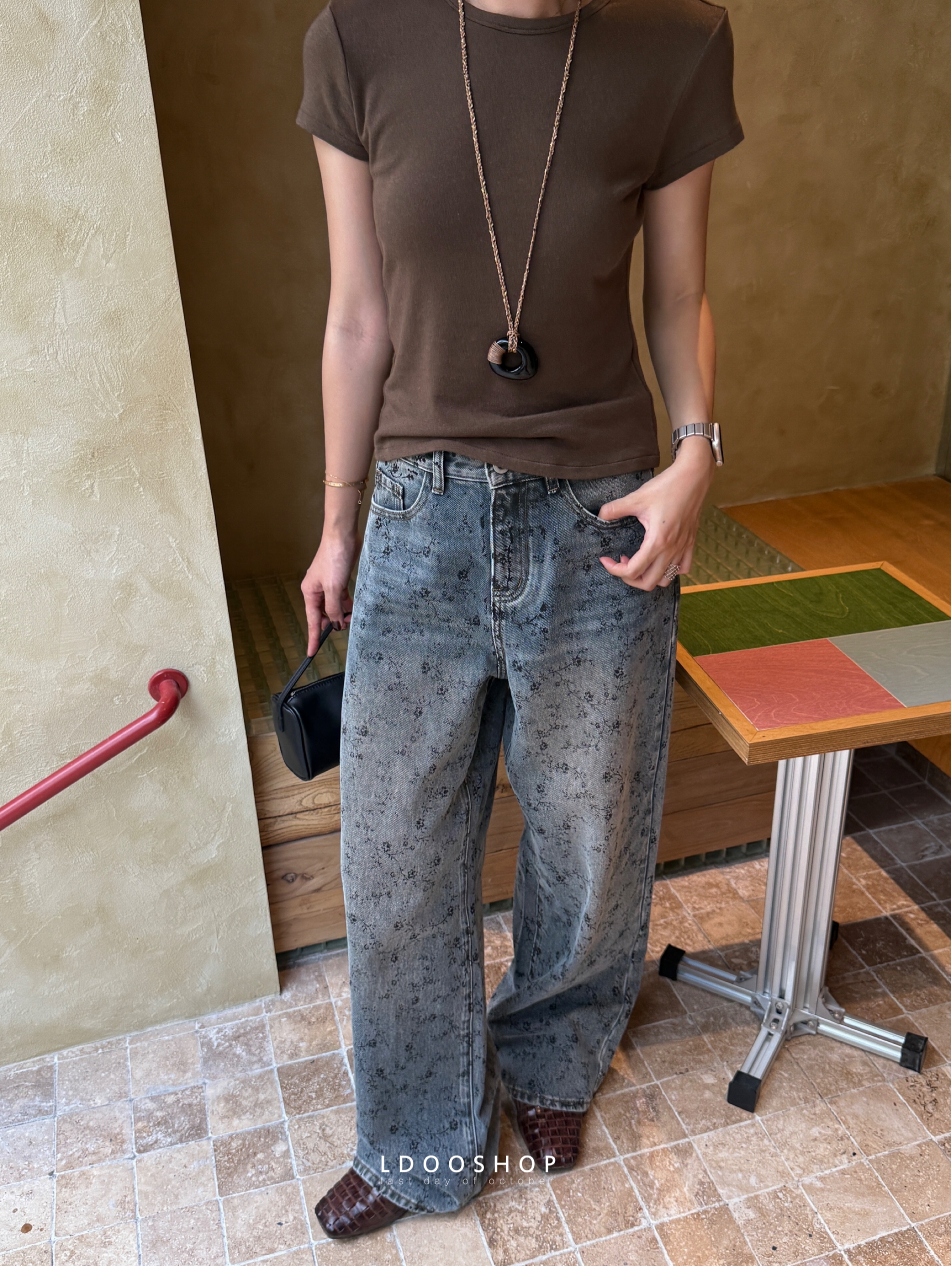 藤蔓印花水洗做旧高腰直筒牛仔裤