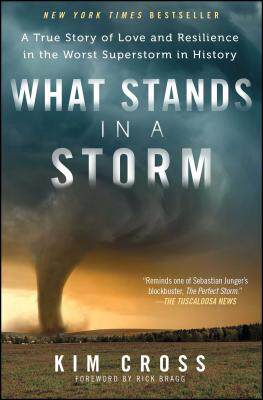 【预售】what stands in a storm: a true story of love and