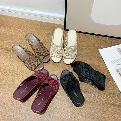 夏季新款女水晶厚底坡跟塑胶凉鞋果冻高跟拖鞋时尚妈妈防滑0523d