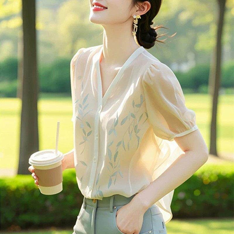 法式优雅V领雪纺女装2026夏季新款短袖衬衫小清新印花短袖女0522r
