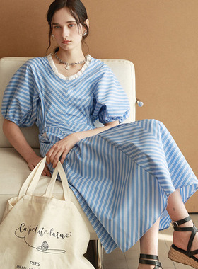 相对纶/遮拜拜肉弹力腰蓝白条纹泡泡袖夏日绝美日常长款连衣裙