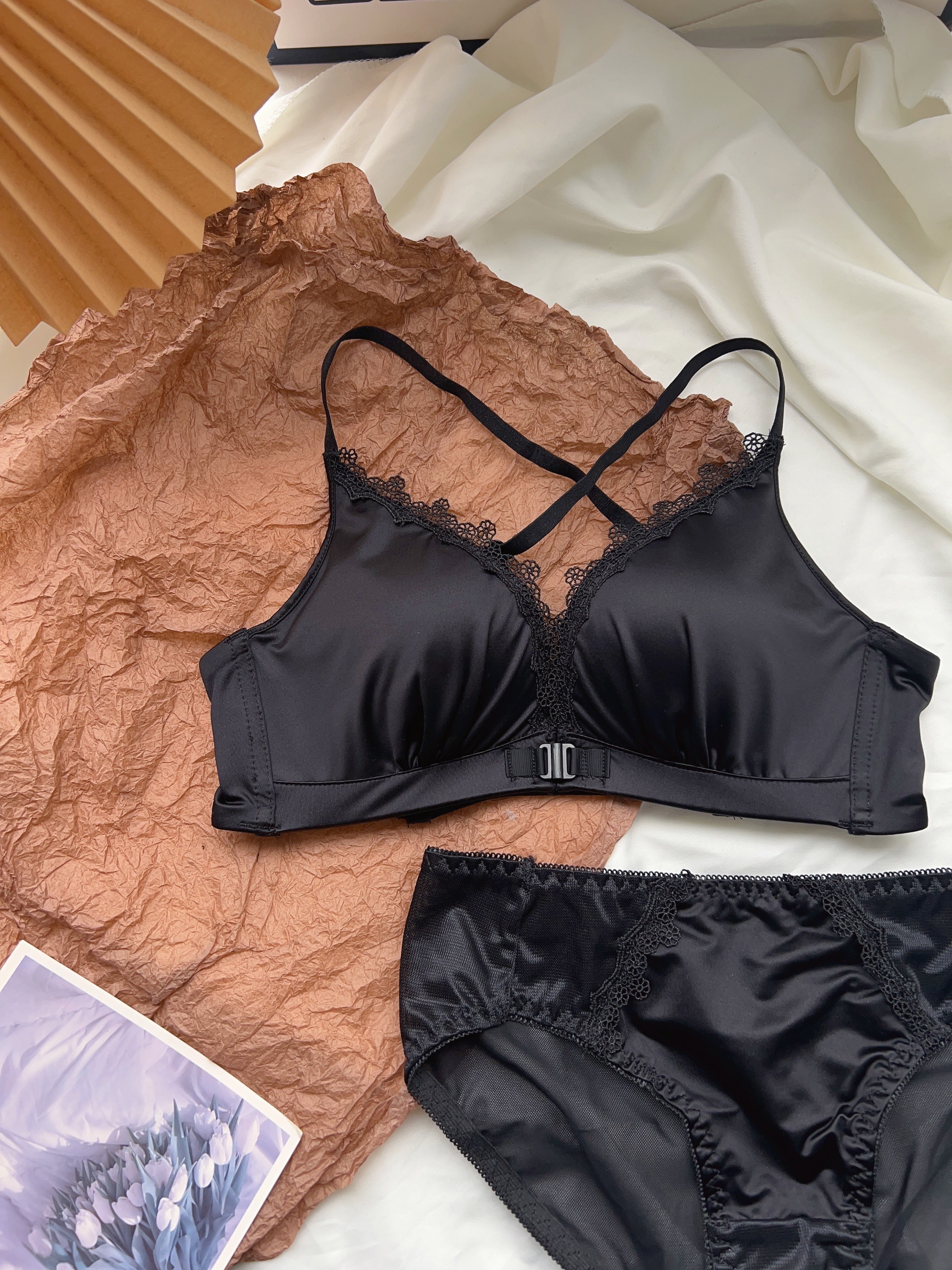 鎏金绸感  缎面前扣内衣女小胸聚拢平胸专用显大性感aa杯文胸套装