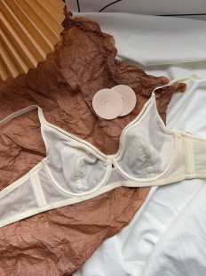 大胸显小调整型收副乳上托防下垂舒适文胸罩 性感网纱内衣女超薄款