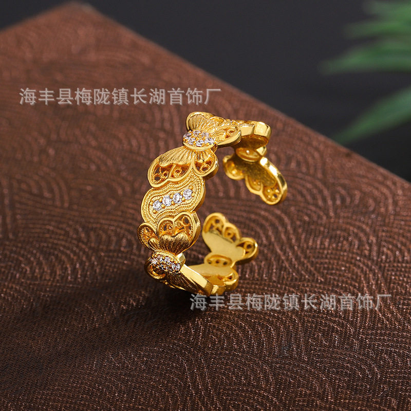 新中式高级感拉丝蝴蝶花纹戒指耳钉老钱风高保色真金电镀饰品套装