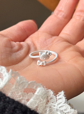 s925纯银磨砂蝴蝶结猫咪戒指女亮银色简约2026年新款轻奢原创设计