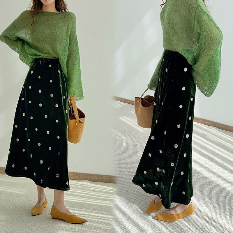 2025纯色时尚洋气丝绒刺绣松紧腰半身裙女秋冬复古高级感宽松长裙,女装/女士精品,半身裙,淘宝优惠券,粉丝福利购,淘宝优惠卷