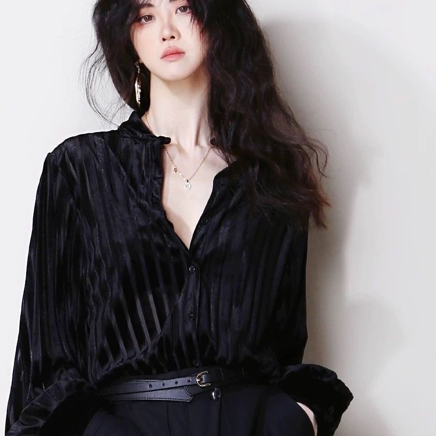 秋冬黑色复古金丝绒衬衫2025新款女装高级感气质遮肚显瘦百搭小衫