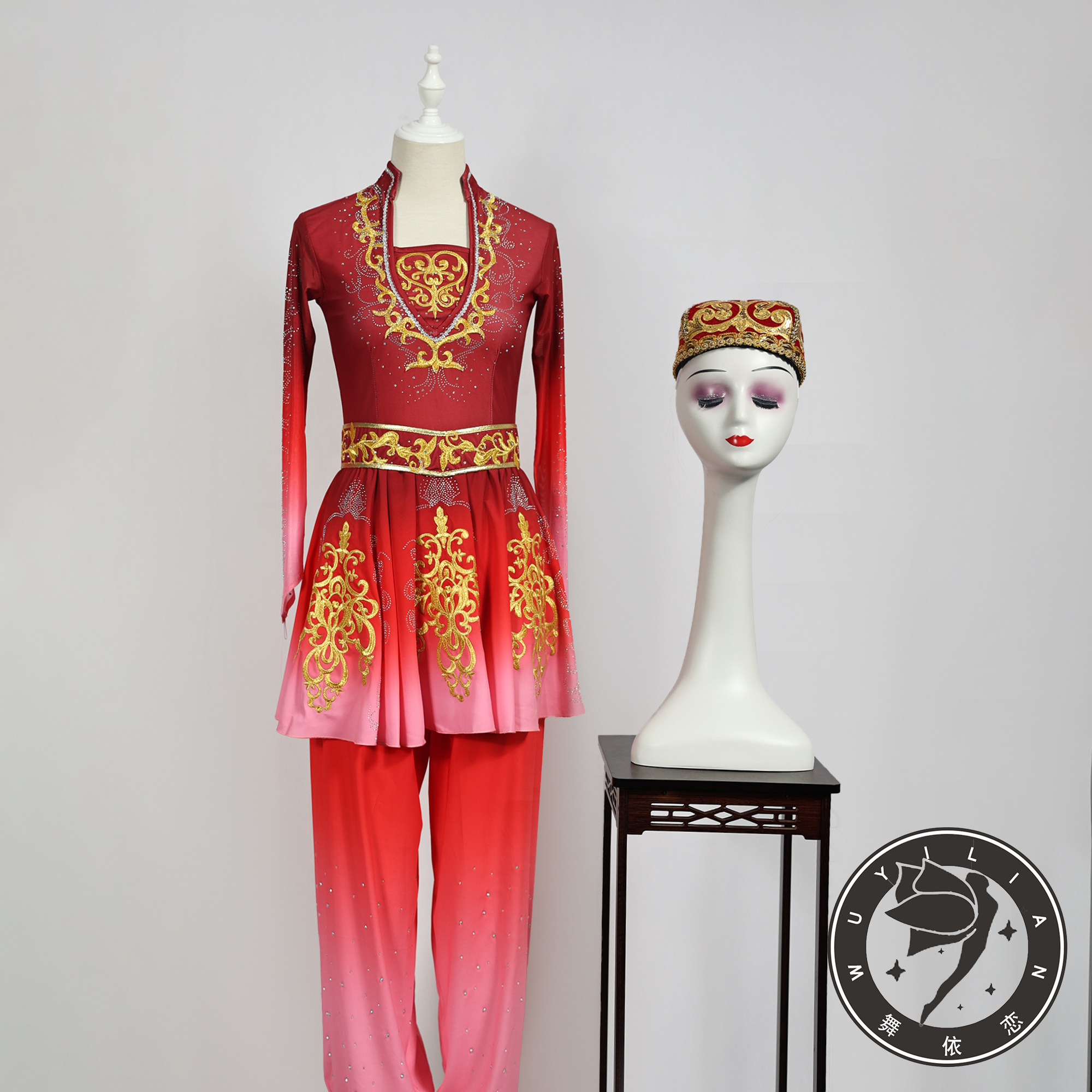 新疆维族民族服饰学生剧目艺考服