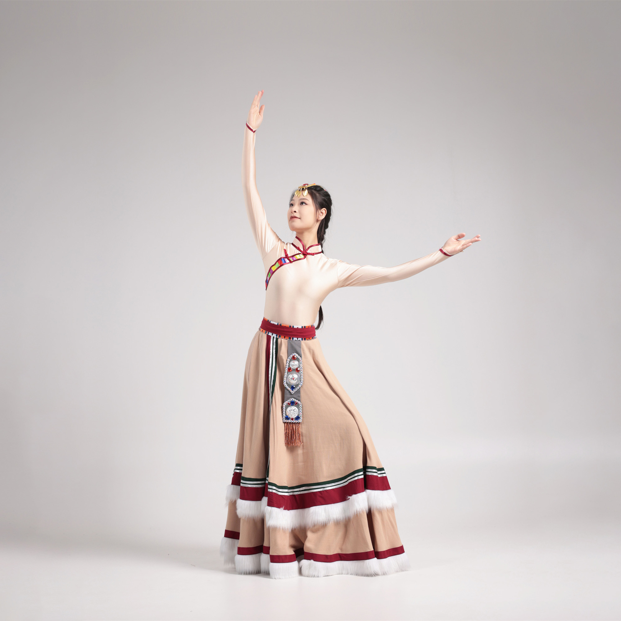 新款藏族舞蹈演出服定制西藏少数民族女款藏式艺考练功表演舞台服