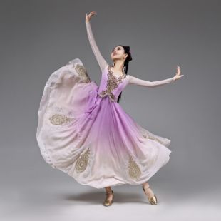 新疆维吾尔族大裙摆高端定制演出剧目艺考练习舞台渐变女新款服饰