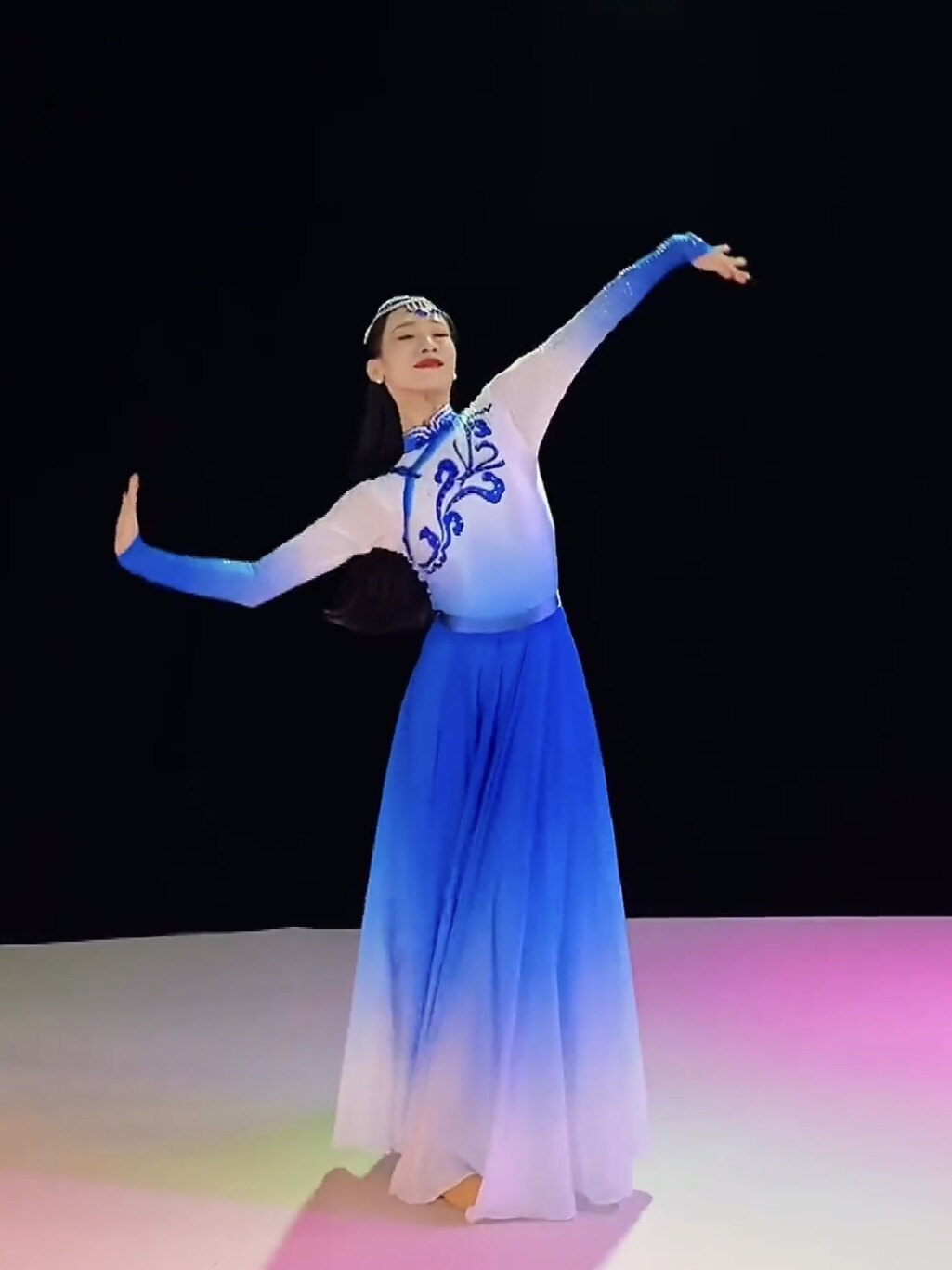 夏辉老师乌兰巴托的夜蒙古舞蹈服装女大摆裙少数民族舞台练习练功