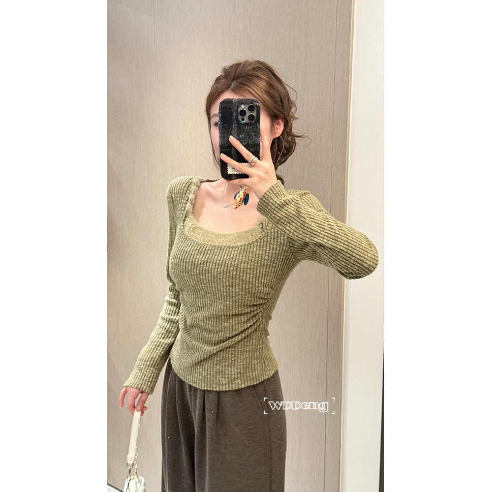 王等等【冬季约定】2025秋冬原创抽褶显瘦设计感针织衫U225Y19168