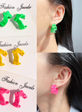 外贸饰品欧美小众时尚亮色异形褶皱甜美耳环绿色粉色C形耳圈V245