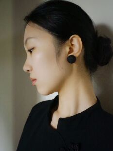 黑碧玺天然矿物耳钉水系能量耳钉水晶矿物颗粒