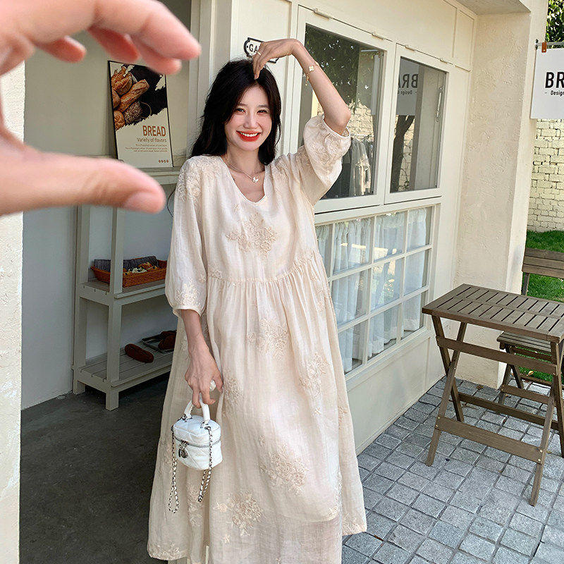 仙女裙宽松高级感V领长裙2025夏季新款小个子时尚刺绣苎麻连衣裙,女装连衣裙,浙宝213A