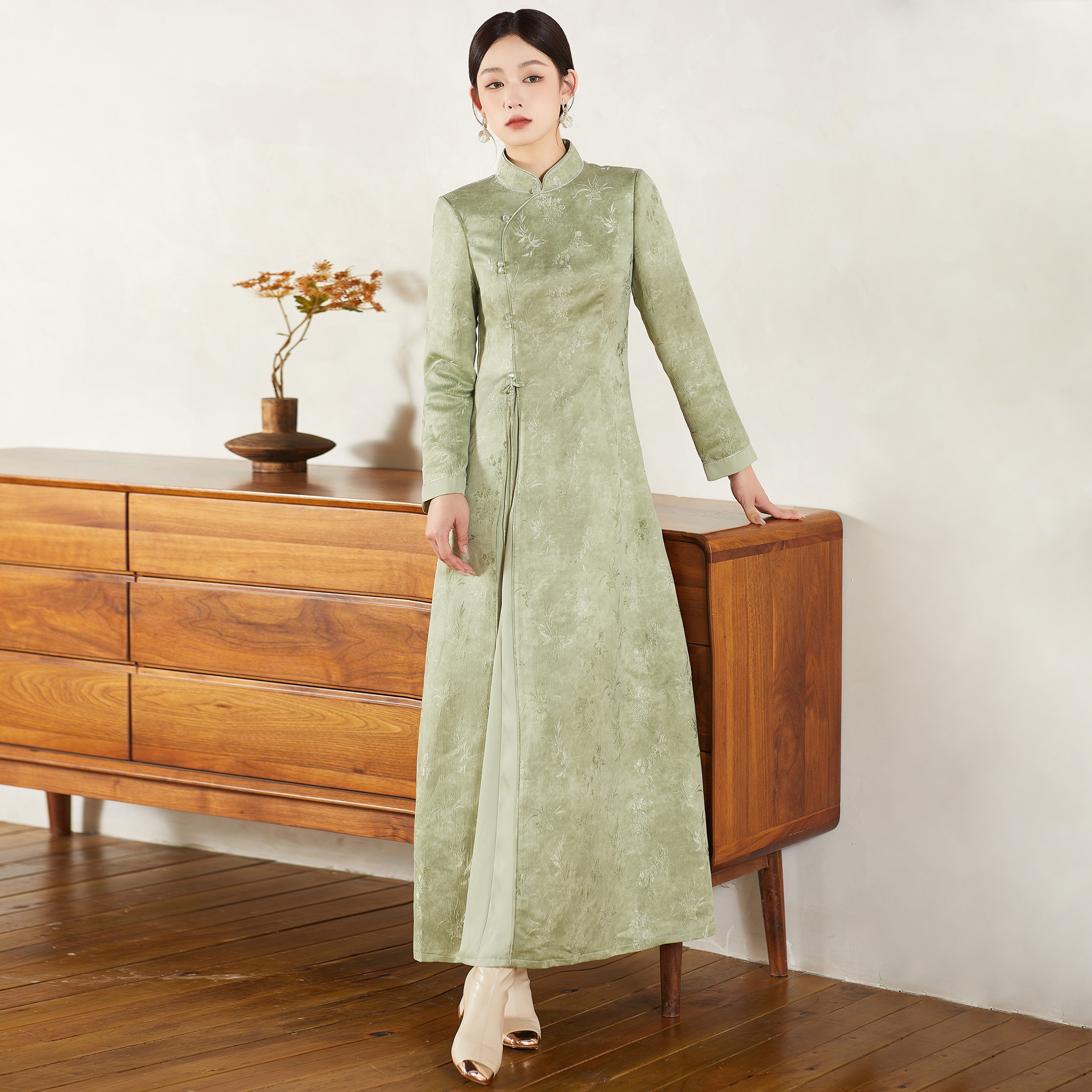 森莲中式刺绣气质收腰显瘦连衣裙