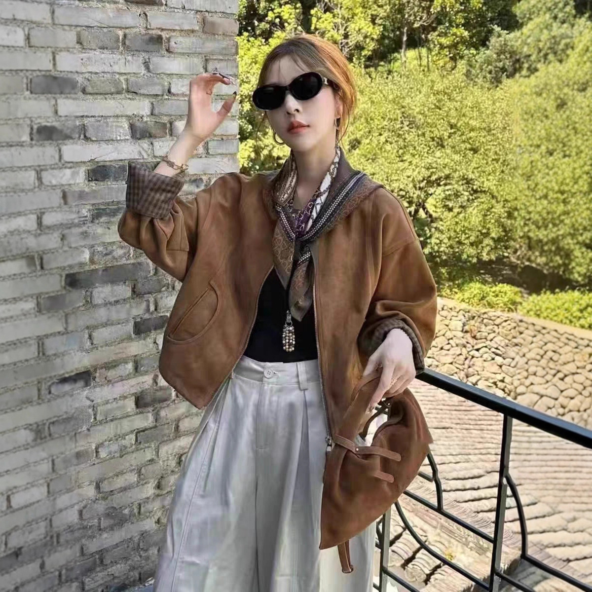 复古丝巾麂皮绒外套女短款2025秋季新款时尚洋气减龄格子拼接