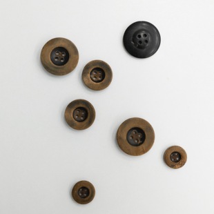 1枚价 德国UNION KNOPF复古做旧烧面四孔纽辅料│天然牛角纽扣