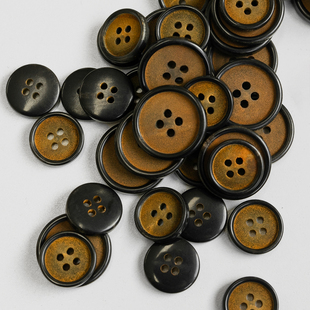 20mm 德国UNION 天然牛角四孔纽扣│复古喷砂 KNOPF