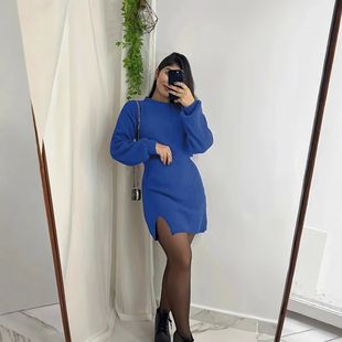 Round neck solid color long sleeved dress 圆领纯色长袖连衣裙