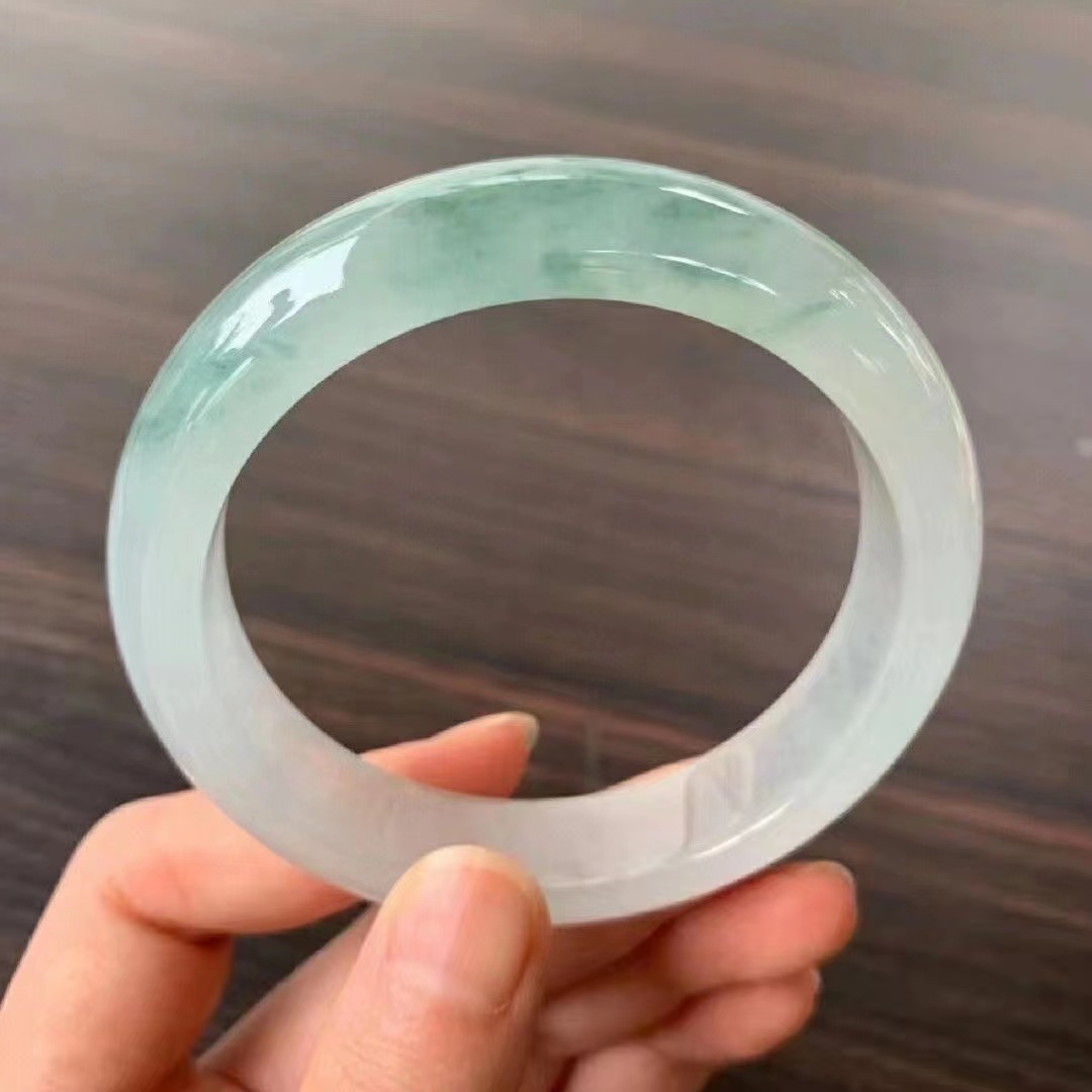 冰种晴水飘花翡翠手镯