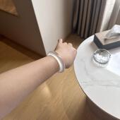 霜华凝玉2026年新款 冰种白月光起胶起刚玉石手镯石英岩玉翡翠平替