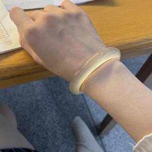 香槟金色玛瑙玉髓高冰种玉手镯玛瑙平替白月光起胶感独龙玉镯送礼