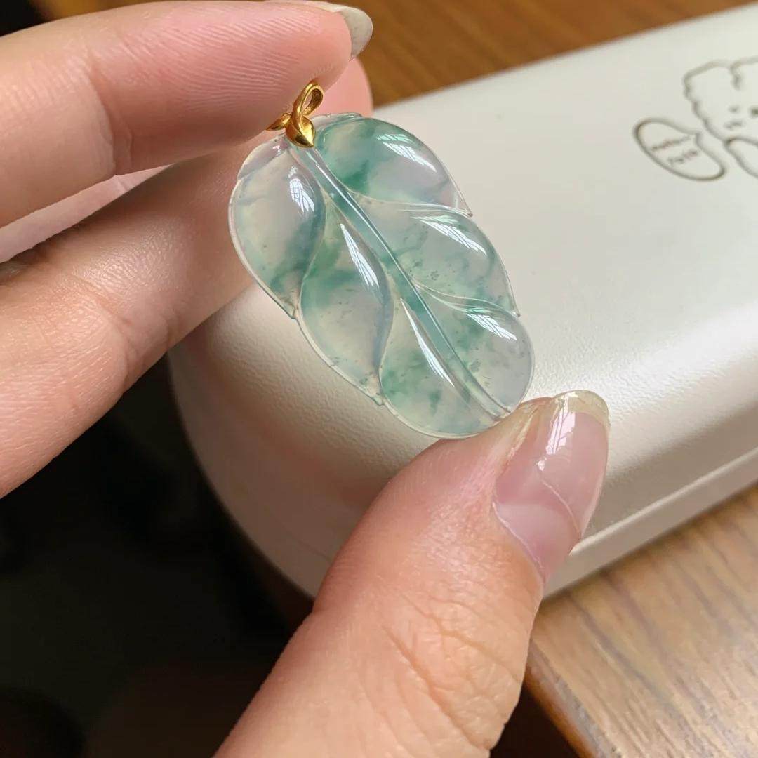 缅甸飘花叶子高冰种树叶吊坠翡翠处理金枝玉叶挂件小吊坠女带礼盒