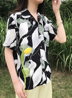 DFD19 复古艺术感宽松男朋友风港味马蹄莲短袖真丝缎圆领衬衫女