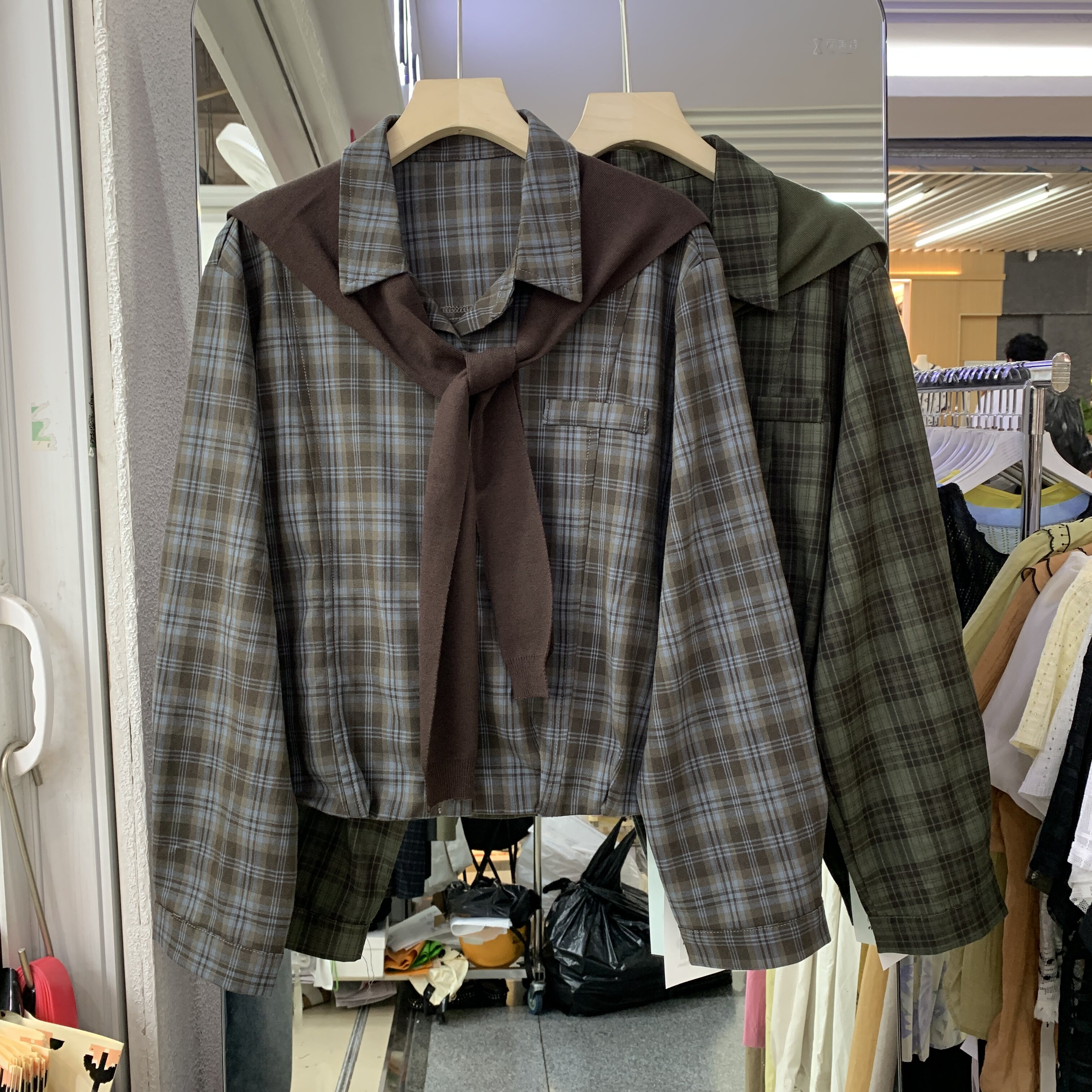 QXS5582韩系格子长袖短款衬衫女秋百搭显瘦休闲披肩衬衣开衫上衣
