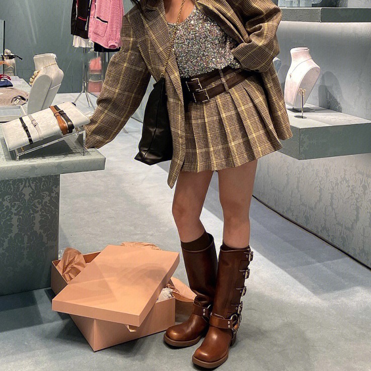 复古不过膝长筒靴西部靴子走秀款皮带扣粗跟马丁靴女2024春夏真皮