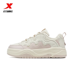 特步华夫鞋女鞋官方旗舰初中生加绒保暖板鞋舒适运动鞋女士厚底鞋