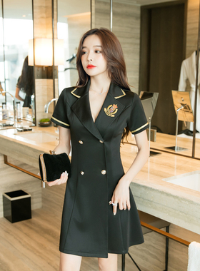 夜总会黑色连衣裙秋冬时尚显瘦技师服纽扣伞裙夜场工作服v领显瘦