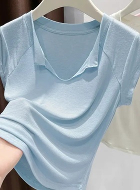 蓝色气质V领冰丝短袖t恤女夏季2025新款翻领设计感修身洋气上衣薄