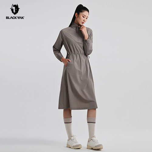 BLACKYAK/布来亚克2025秋新款运动风女半拉链收腰连衣裙FYW514