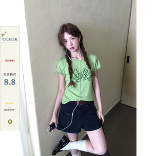 CCKOK 波点字母正肩T恤2026夏季新款修身小众设计绿色休闲短袖女