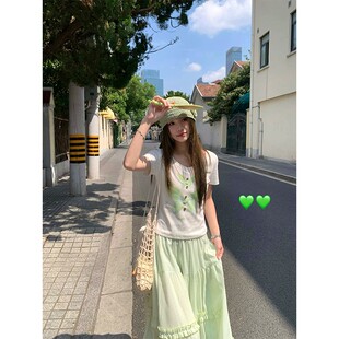 新款 CCKOK 绿精灵蝴蝶印花V领修身 T恤2025夏季 女 减龄百搭白色短袖