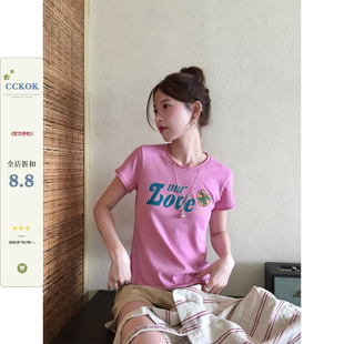 CCKOK 字母印花正肩T恤2026夏季新款休闲舒适修身设计粉色短袖女
