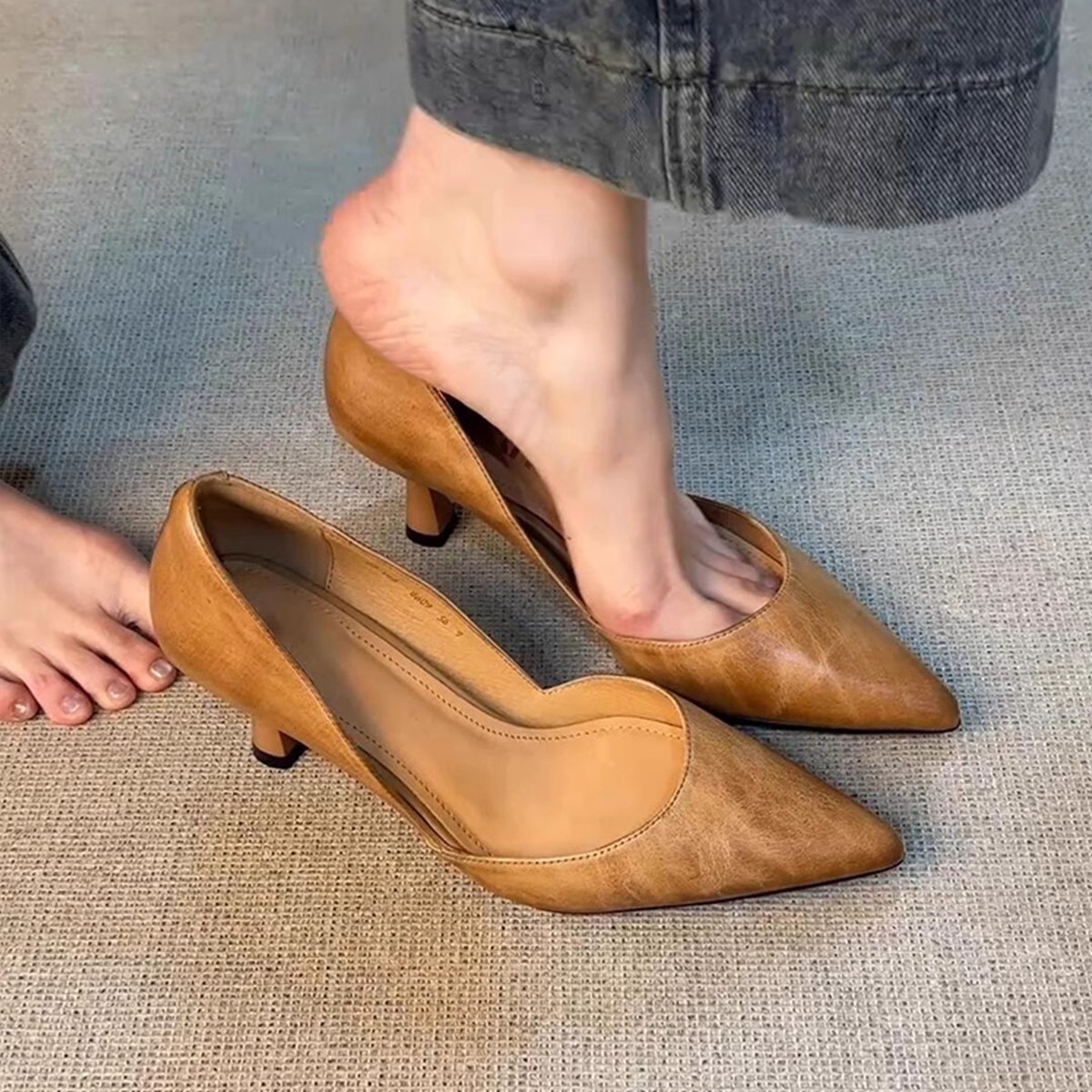 真皮高跟鞋女2025新款一脚蹬复古职业工作鞋浅口百搭尖头气质单鞋