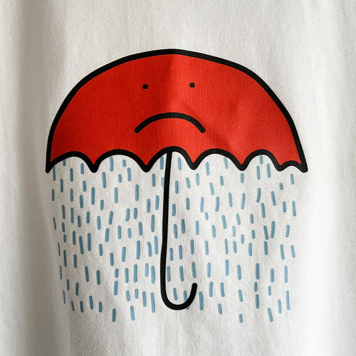 雨伞也会难过T恤在宇间